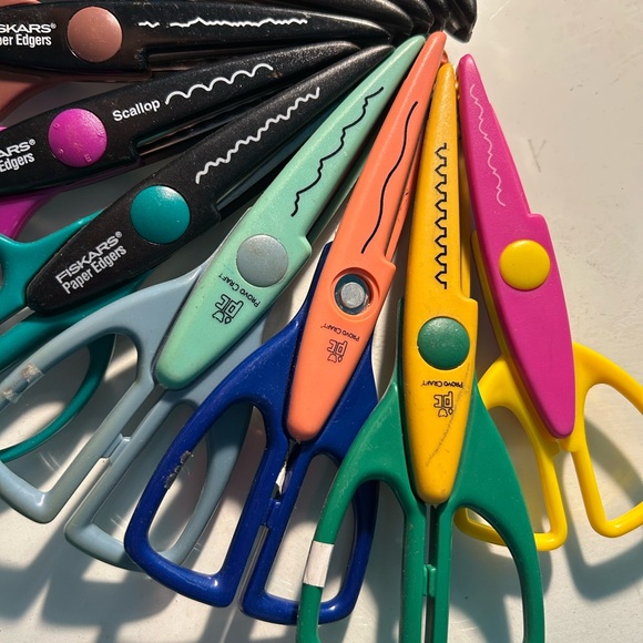 Multi-Color Decorative Edge Scissors Set - Picture 3 of 7